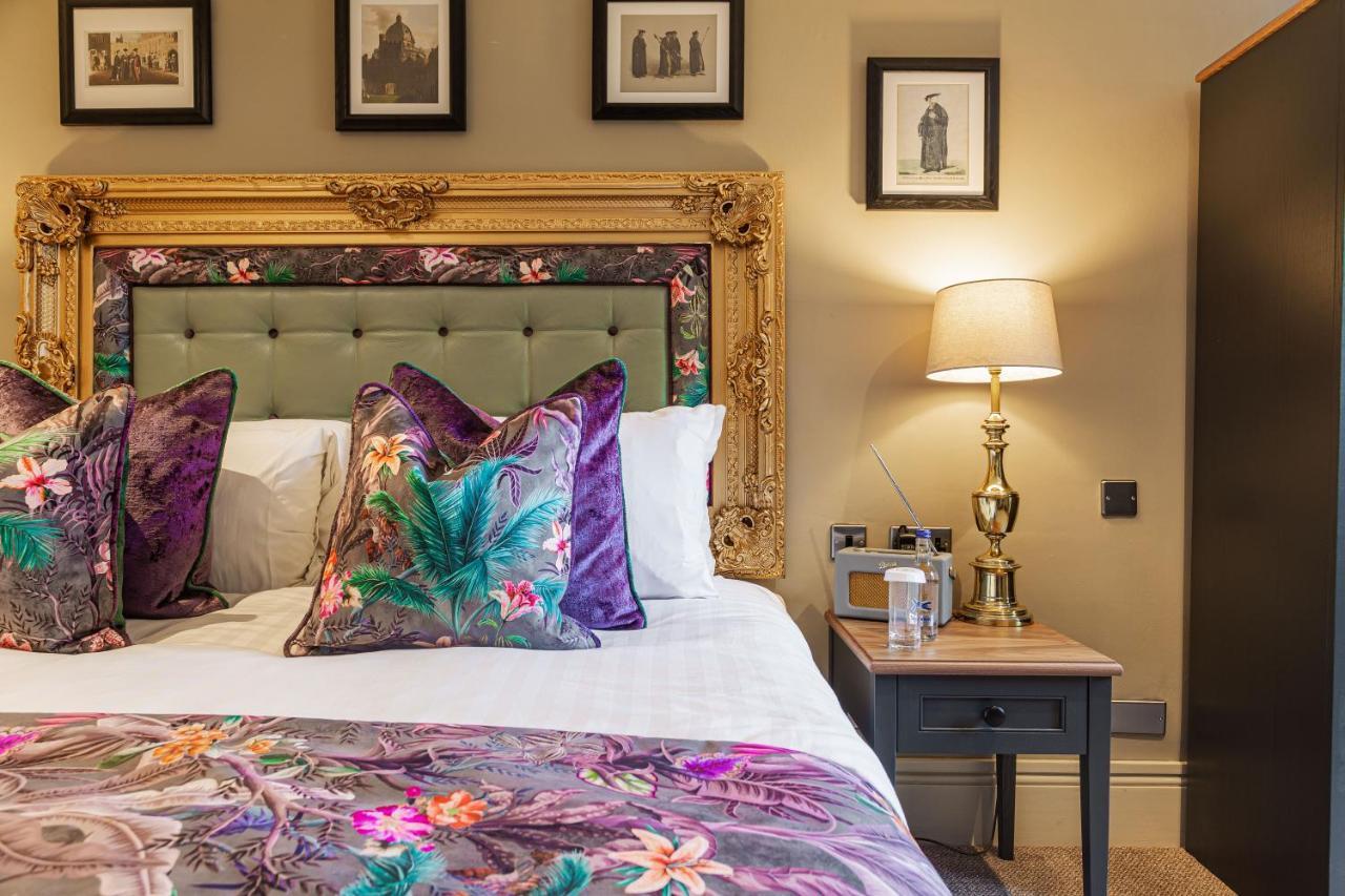 The George Hotel, Amesbury, Wiltshire Extérieur photo