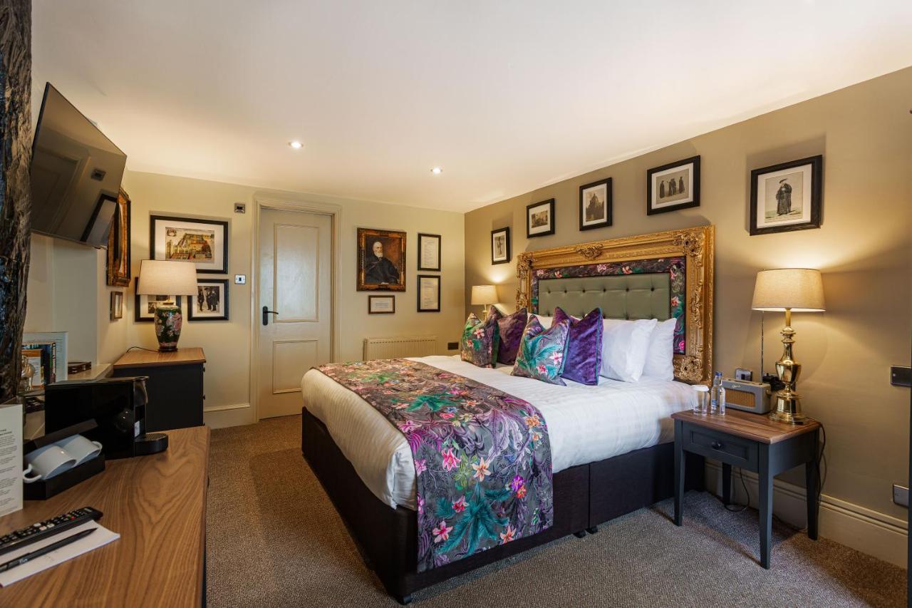 The George Hotel, Amesbury, Wiltshire Extérieur photo