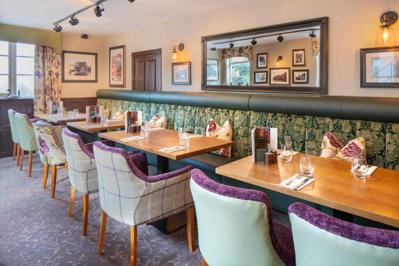 The George Hotel, Amesbury, Wiltshire Extérieur photo