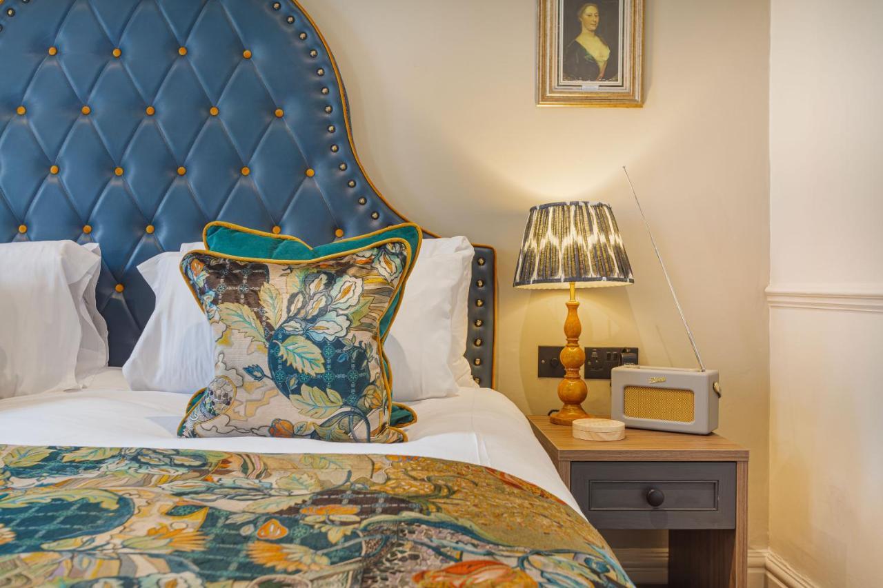 The George Hotel, Amesbury, Wiltshire Extérieur photo