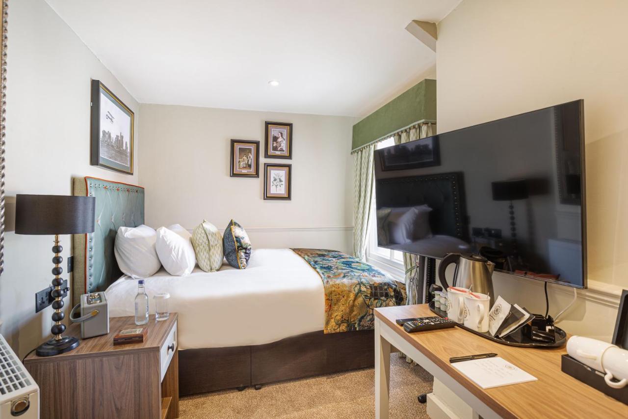 The George Hotel, Amesbury, Wiltshire Extérieur photo