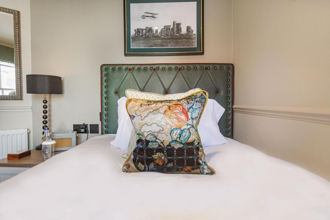 The George Hotel, Amesbury, Wiltshire Extérieur photo