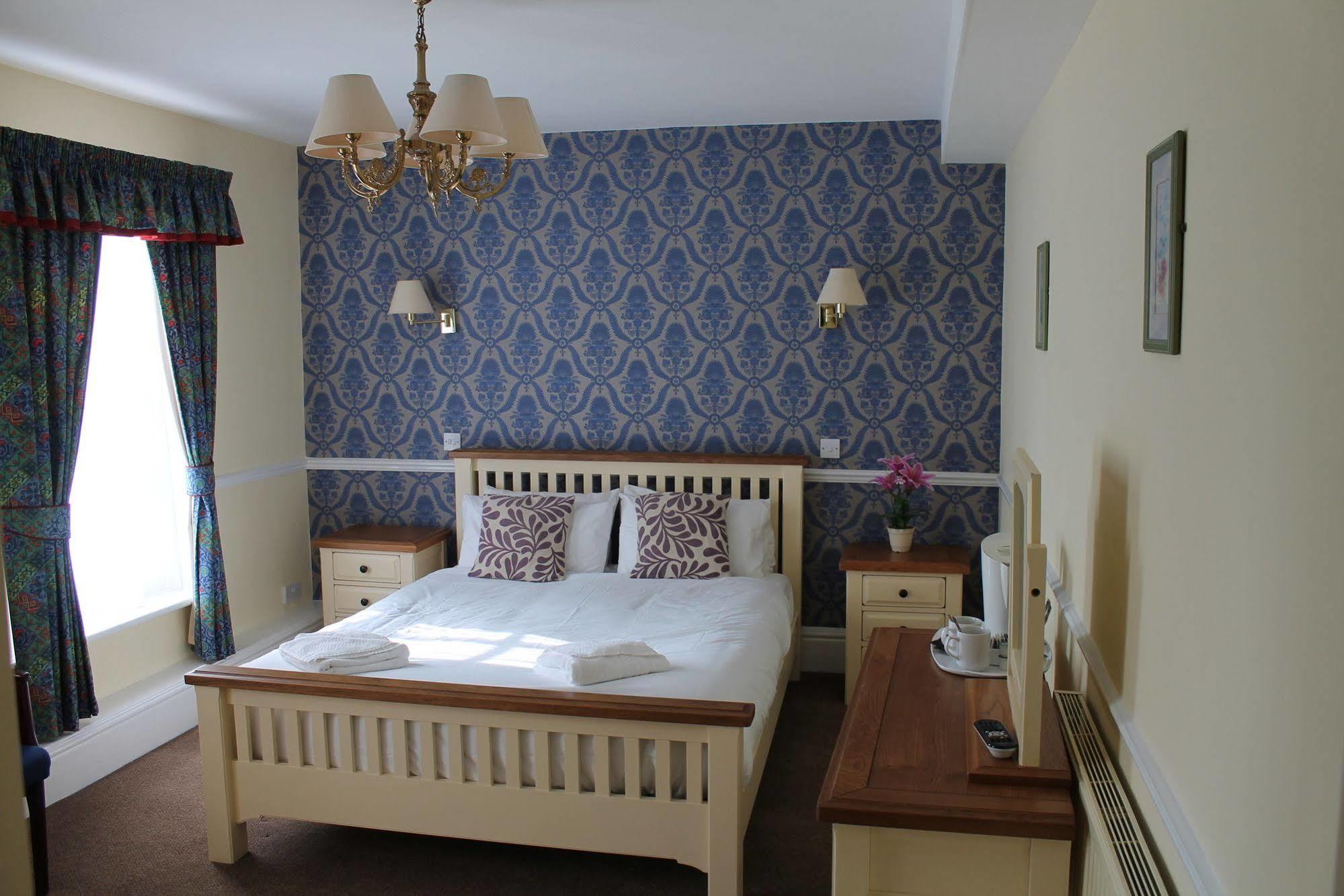 The George Hotel, Amesbury, Wiltshire Extérieur photo