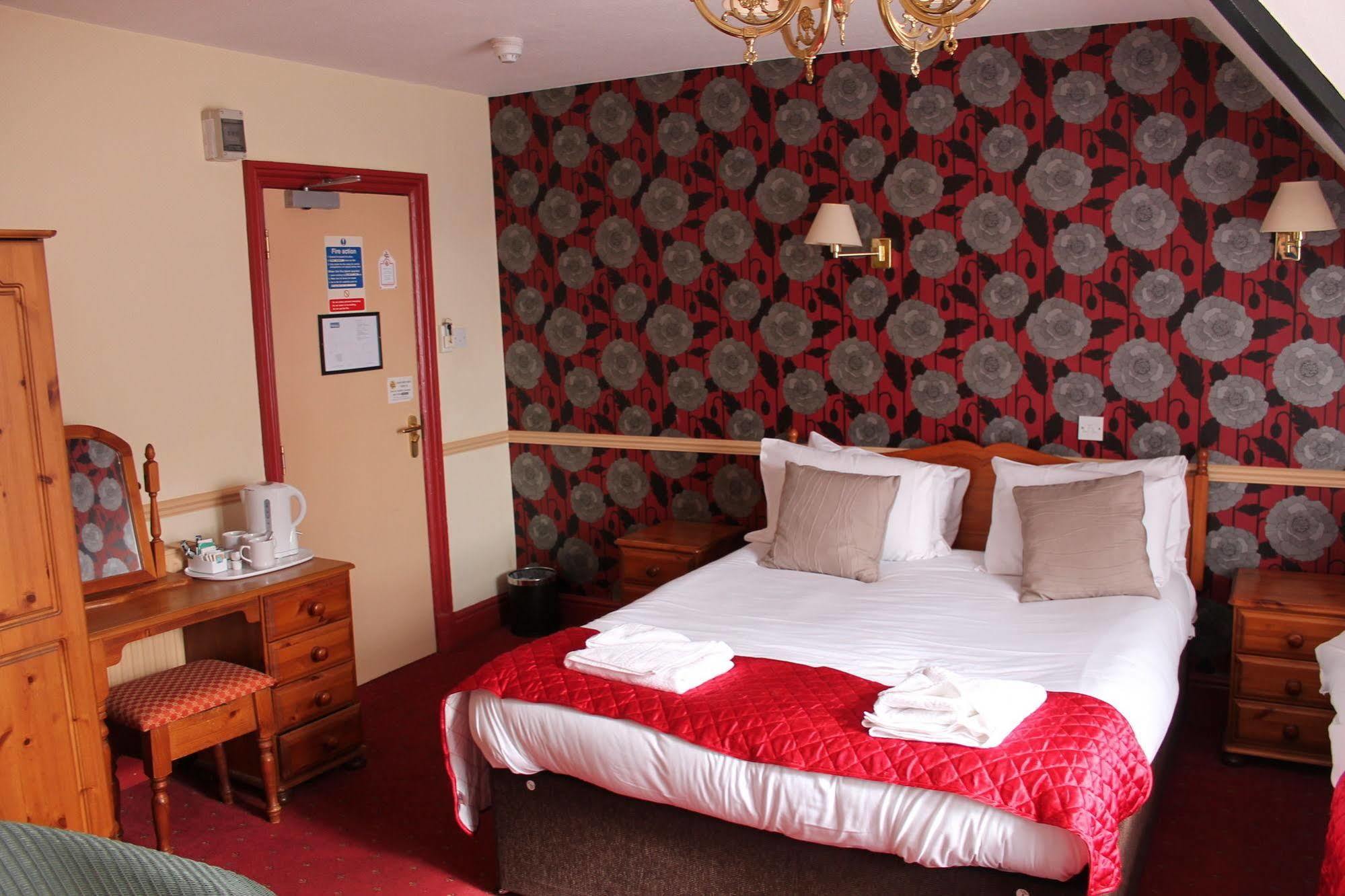 The George Hotel, Amesbury, Wiltshire Extérieur photo
